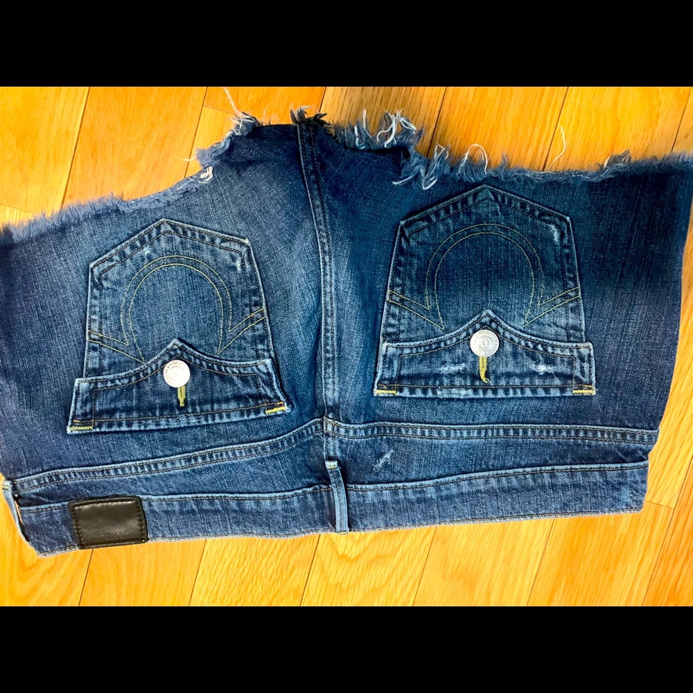 True Religion Jean shorts size 31